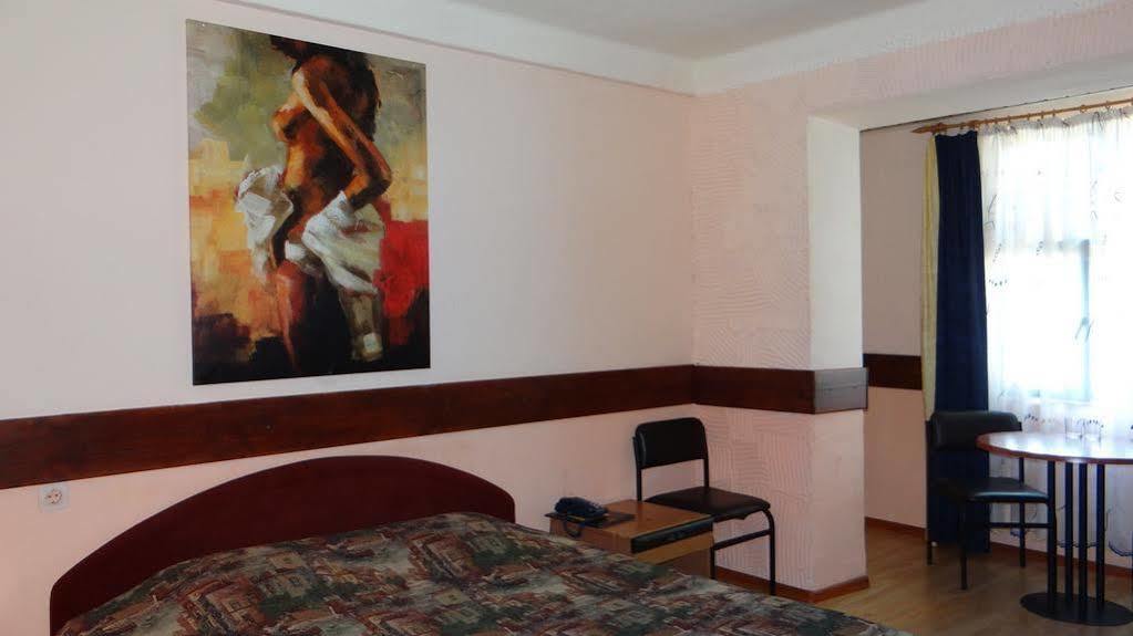 קייב Hotel Desna Kut מראה חיצוני תמונה