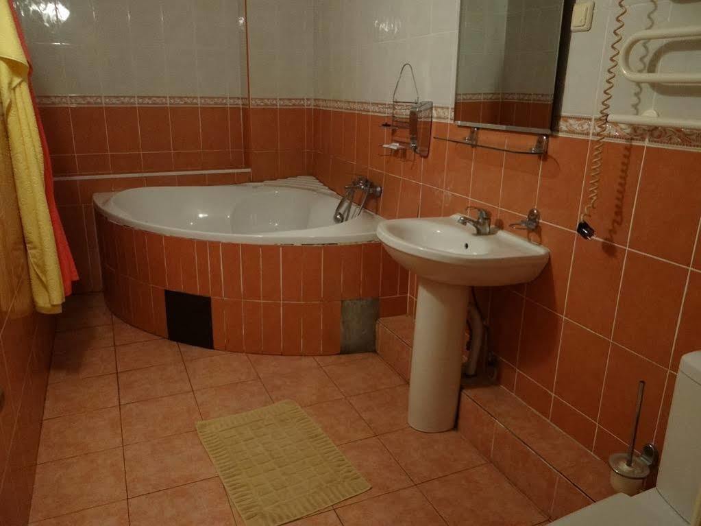 קייב Hotel Desna Kut מראה חיצוני תמונה